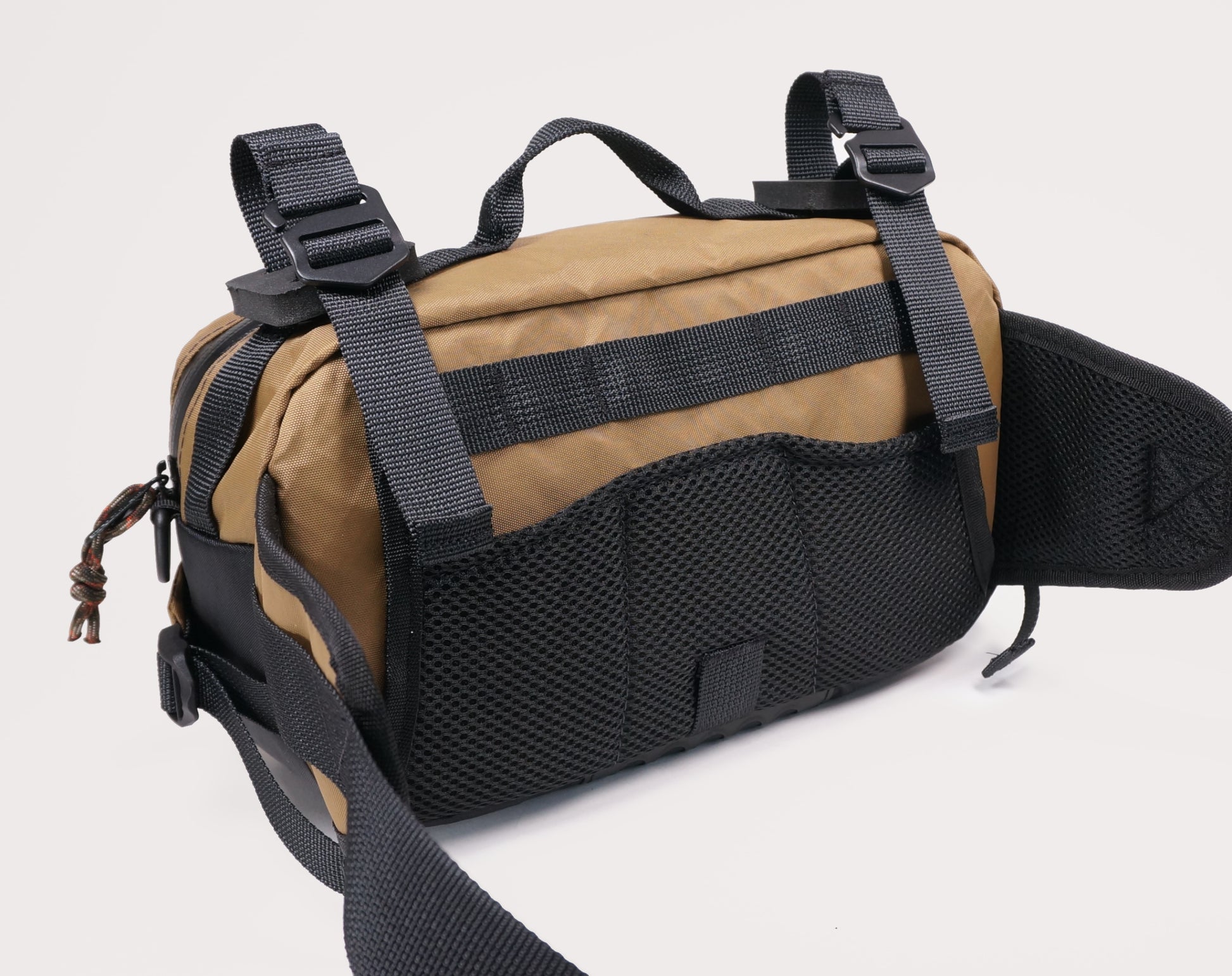 Bicycle bike handlebar bag hip pack, 5L. Handmade in New Zealand. Suits gravel, mountainbikes, commuting bicycles, bike touring.